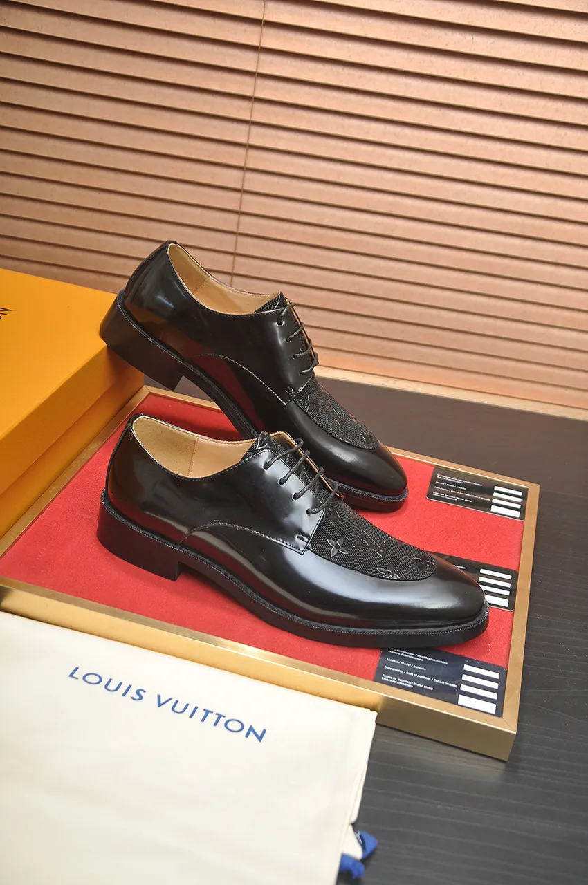 Men's men's shoes 💰500💶 [LV] (original single cowhide lining) 🍀LV's latest genuine leather business suit shoes are launched simultaneously on the official website. The first-layer cowhide imported from Italy is made of heavy gold, 💥official website 1:1 rubber outsole. Versatile to wear, high-end without losing class, and the color combination is extraordinary. This four-season style is alluring when worn on your feet, showing off your big-name flair. Standard code 38-45 (45 customized)